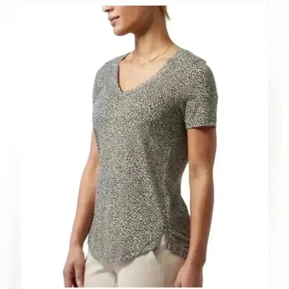 Athleta Breezy V-Neck T-Shirt Women’s Leopard Print Size XS #020 - Picture 1 of 8